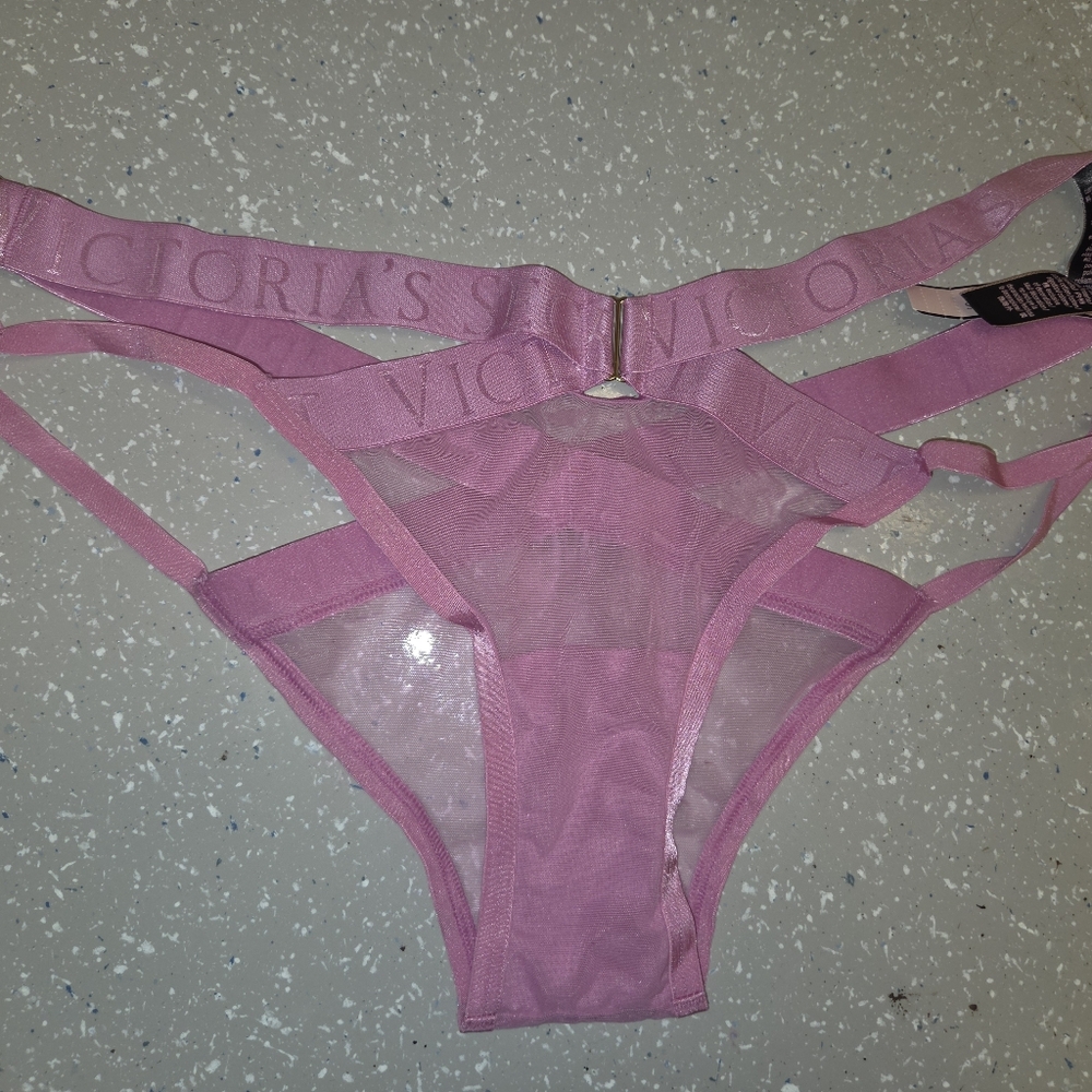 Victoria's Secret Luxurious Pink Ribbon